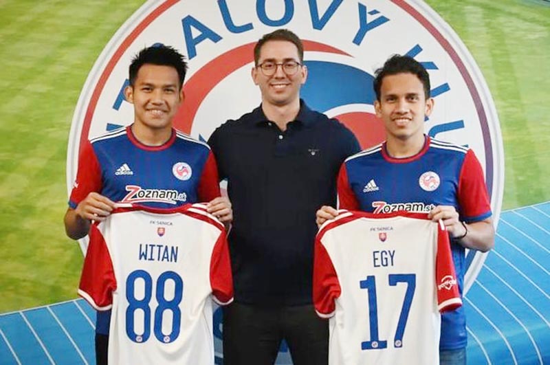 Witan Sulaiman dan Egy Maulana Fikri saat diperkenalkan FK Senica.